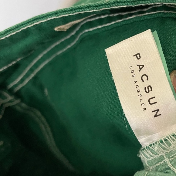 PacSun| High Waist Green Mom Jean with Contrast White Stitching, Size 30••• - Picture 9 of 13